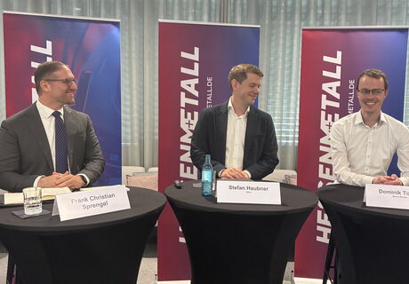 v.l.n.r.: Frank Christian Sprengel (Moderation), Stefan Haubner (Binary Bunker) und Dominik Tomek (Othis)