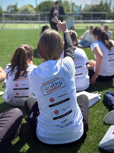 Fragerunde mit zwei Profispielerinnen von Eintracht Frankfurt.