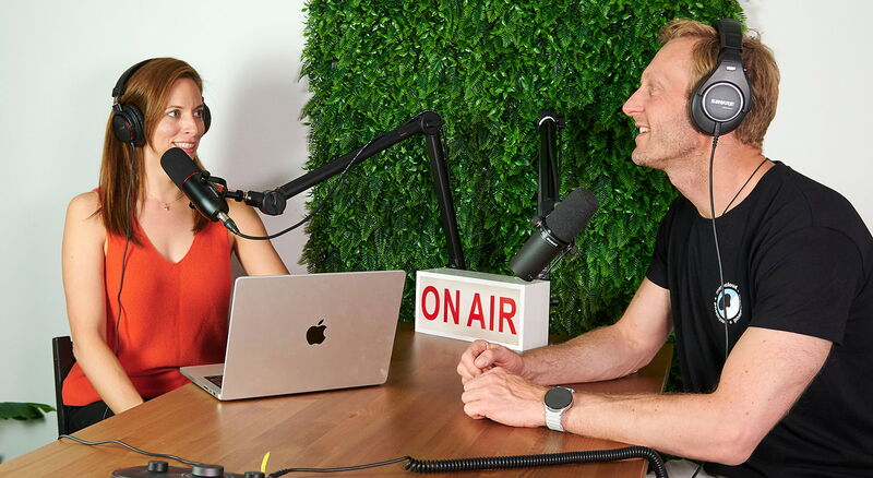 Erklären im  Live-Podcast  die Möglichkeiten in der Welt  der Cloudtechnologie