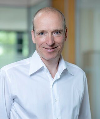 Porträt von Dr. Steffen Odenwald