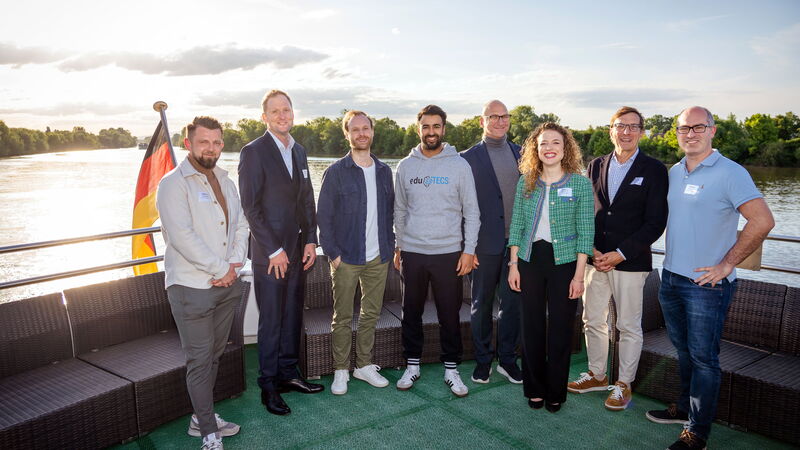 Von links: Valentin Dalmer, Nico Schmäling, Sebastian Brähler, Senouci Allam, Jörg Hermann, Isabelle Himbert, Wolf Mang & Christian Romeis