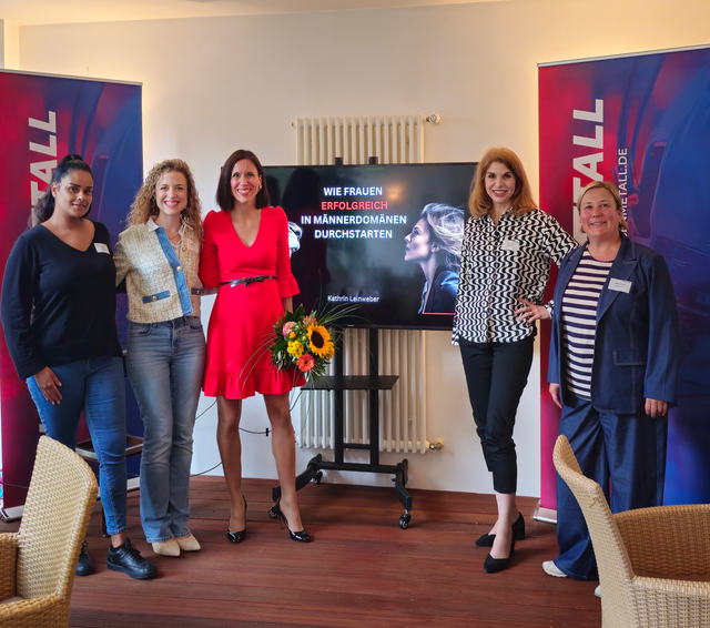Von links: Talisa Dean, Isabelle Himbert, Kathrin Leinweber, Katja Farfan, Melanie Schöyen