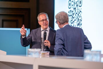 Hanno Kempermann, IW Consult GmbH und Moderator Manfred Köhler (Foto: Julia Reisinger)