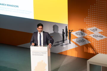 Kaweh Mansoori, Hessischer Minister für Wirtschaft, Energie, Verkehr, Wohnen und ländlichen Raum (Foto: Julia Reisinger)