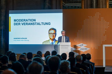 Moderator Manfred Köhler – F.A.Z. Rhein-Main-Zeitung (Foto: Julia Reisinger)