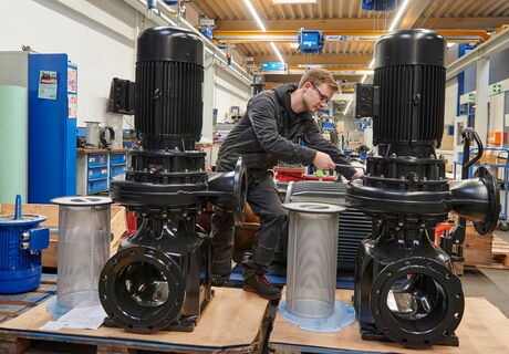 Boom bei Schwimmbadpumpen: Dank Förderprogramm kauften vor  allem Kommunen die  innovativen Pumpen