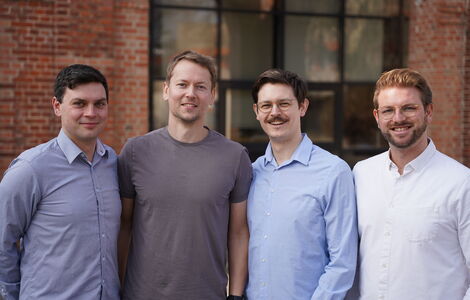 v.l.n.r.: Dr.-Ing Ron-Hendrik Hechelmann, Achim Krüger, Jonas Engel Schatz & Jannik Oetzel