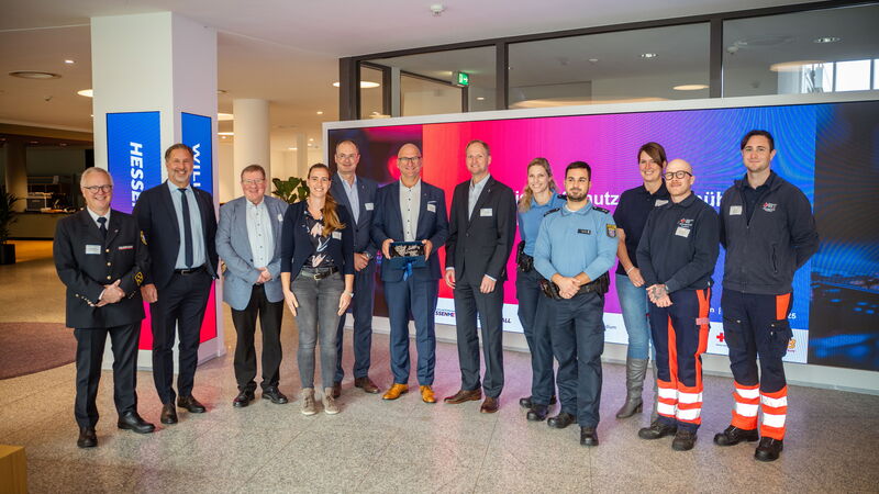 Von links: Dr. Michael Eiblmaier, Daniel Muth, Thomas Schmidt, Larissa Teichmann, Christof Zimmermann, Jörg Hermann, Nico Schmäling, Denise Keller, Adi Tepic, Melanie Deutinger, Fabian Sperling, Jan Hübler