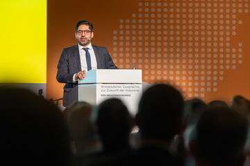 Kaweh Mansoori, Hessischer Minister für Wirtschaft, Energie, Verkehr, Wohnen und ländlichen Raum (Foto: Julia Reisinger)