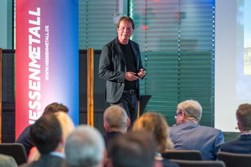 Prof. Dr. Peter Buxmann, Universitätsprofessor für Wirtschaftsinformatik an der Technischen Universität Darmstadt sowie Aufsichtsrat und Unternehmensgründer in der Wirtschaft (Foto: Julia Reisinger)