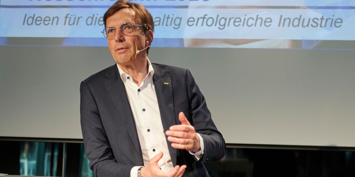 HESSENMETALL-Vorsitzender Wolf Matthias Mang am HESSENFORUM 2023