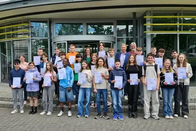 Im Bild: Die 31 Kreissiegerinnen und -sieger aus Südhessen