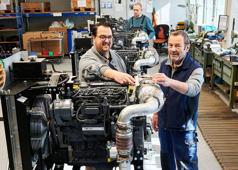 Olivier Seeger und ein Mitarbeiter. Foto: Gerd Scheffler
