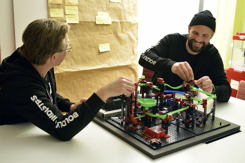 Prototypenbau: Wie die kreativen Ideen in der Praxis funktionieren könnten, wird zum Beispiel auch am selbst gebauten Modell getestet.