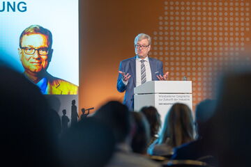 Moderator Manfred Köhler – F.A.Z. Rhein-Main-Zeitung (Foto: Julia Reisinger)