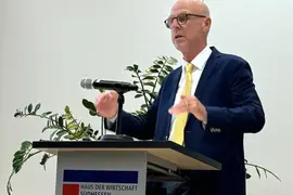 Im Bild: Referent des Abends, Prof. Dr. Michael Grömling