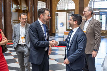 Dirk Meyer, HessenChemie und Kaweh Mansoori, Hessischer Minister für Wirtschaft, Energie, Verkehr, Wohnen und ländlichen Raum (Foto: Julia Reisinger)