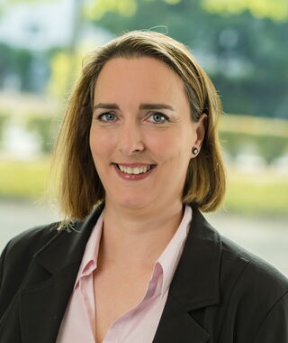 Porträt von Annegret Schmitt